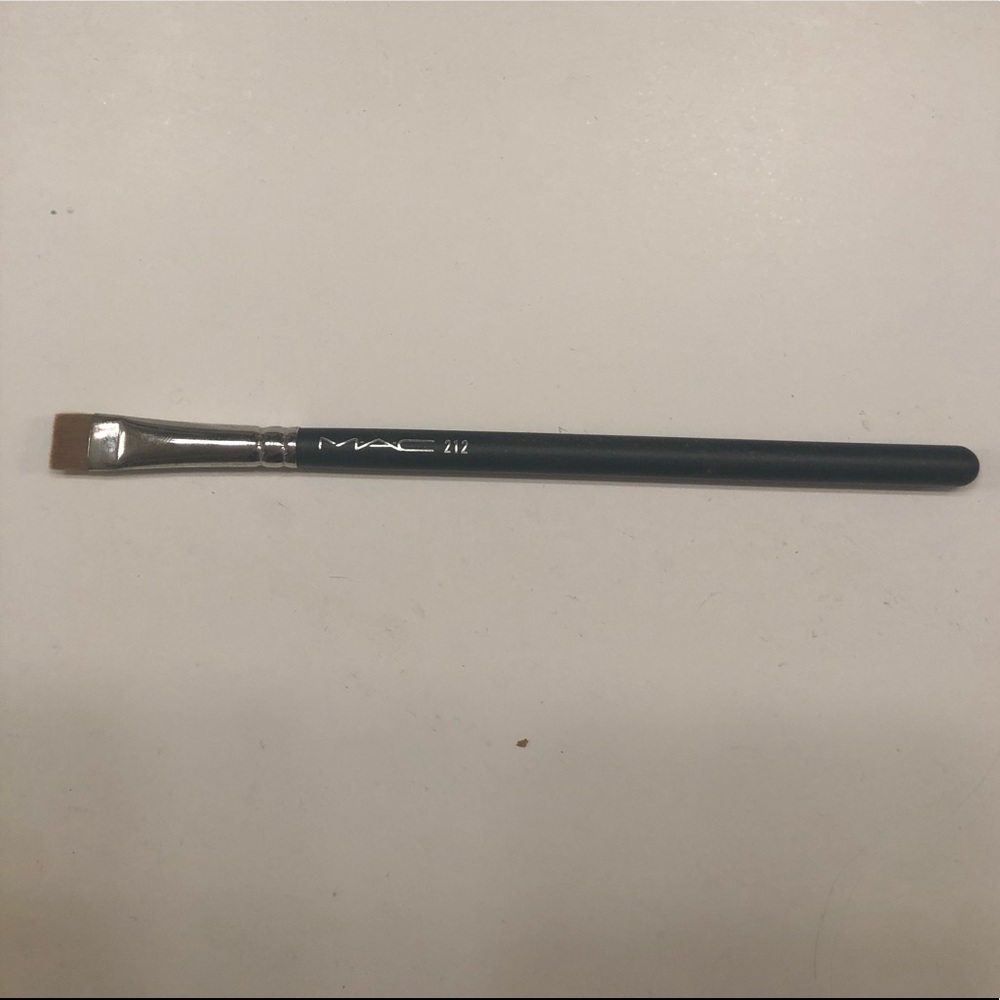 Mac makeup brush